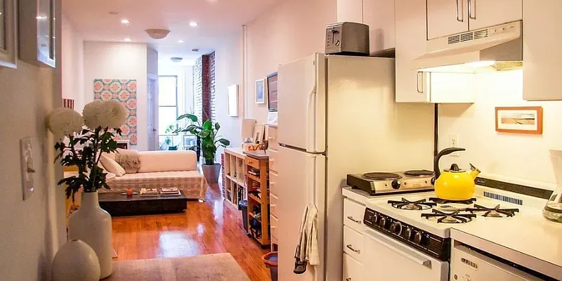 Rented by Metropolitan Realty | media 1
