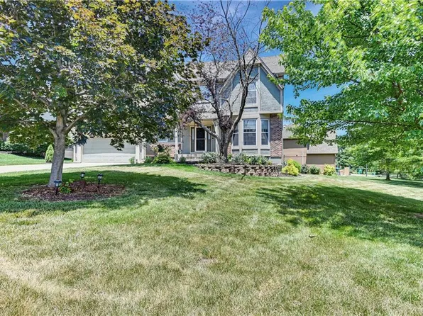 8900 W 148th Ter, Overland Park, KS 66221