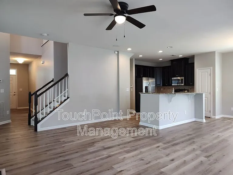 2520 Alyssa Ln — Photo 3