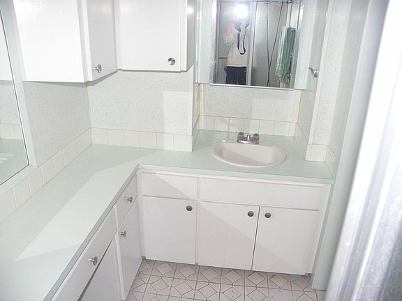 2nd image of 4811 Santa Cruz Ave #1A