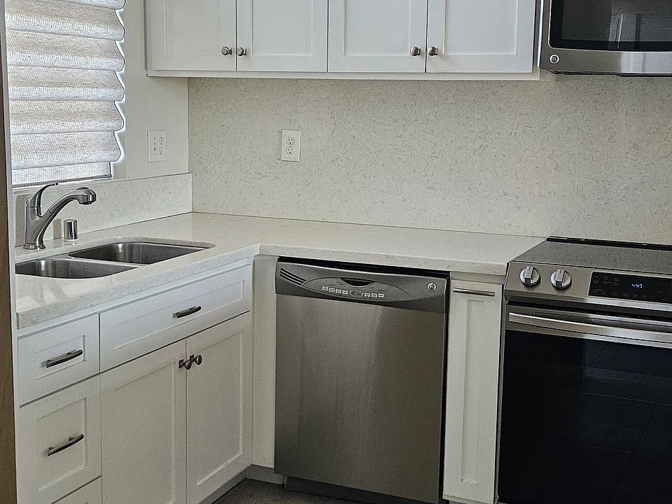 1st image of 87 Dover Pl
