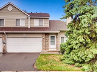 1138 Pecks Woods Dr, New Brighton, MN 55112