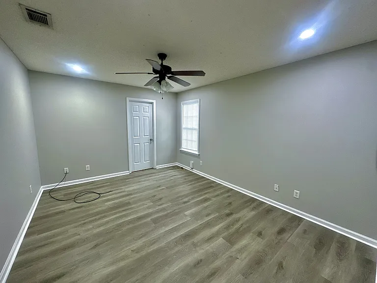 10 W Howell Dr — Photo 9