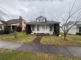 2938 Virginia Ave, Hurricane, WV 25526