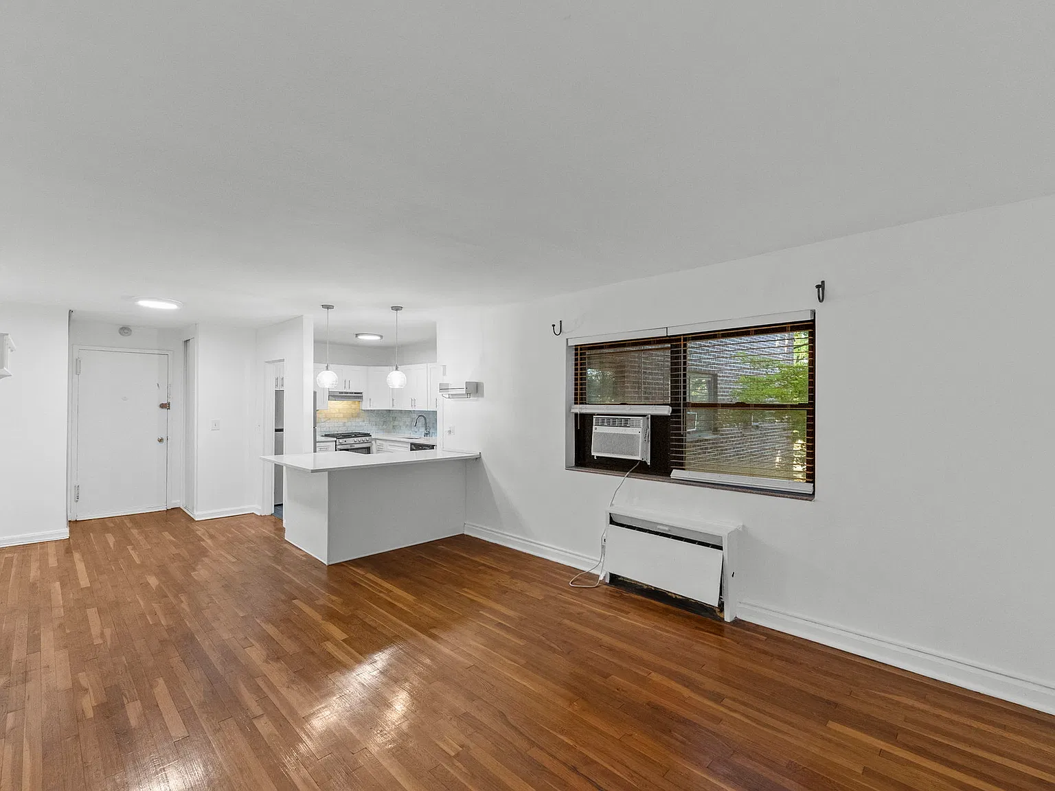 2 bed, $2,450 — Photo 4