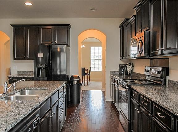 5th image of 4993 Maxwell Landing Dr