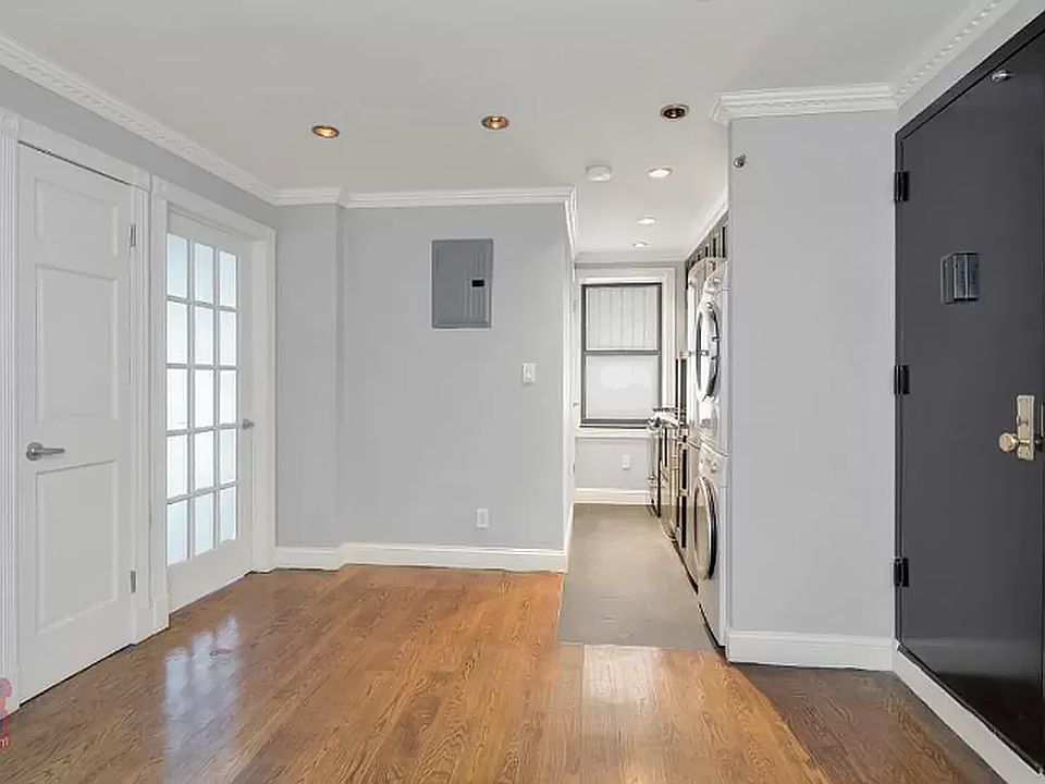 1st image of 115 Mulberry St APT 1AR