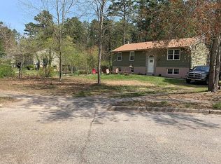 12 Debras Ln, Sicklerville, NJ 08081