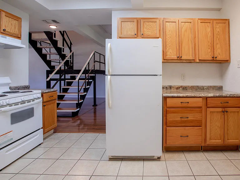 108 Russell Rd — Photo 18