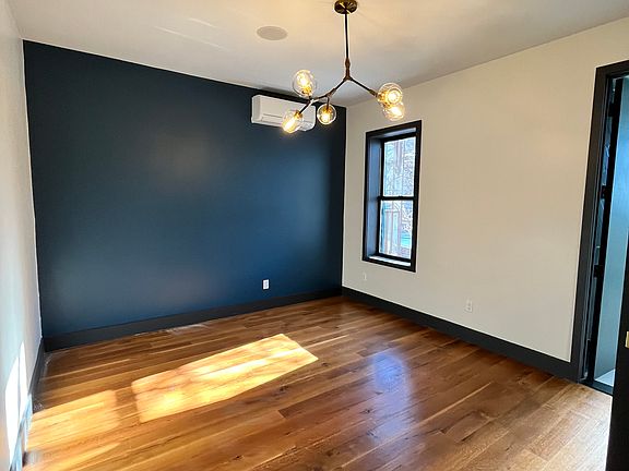 4th image of 7-9 Saint Pauls Ave #3L