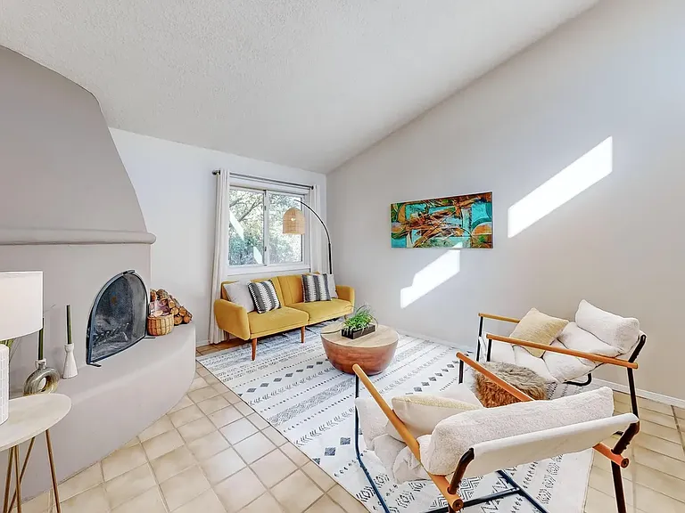 Escondida Ct — Photo 2