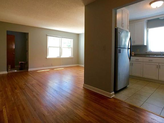 Dining room / Living room