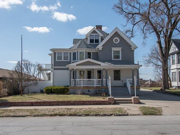 2nd image of 226 Bluff St