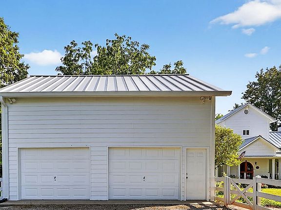 12th image of 6024 Earhart Rd