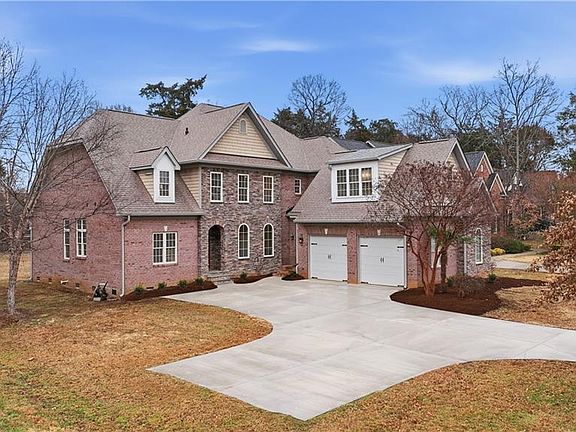 5th image of 8388 Rocky River Rd