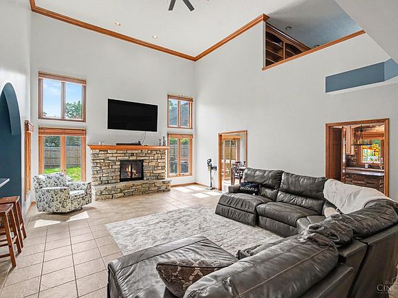 3rd image of 5912 Bridgeview Ct