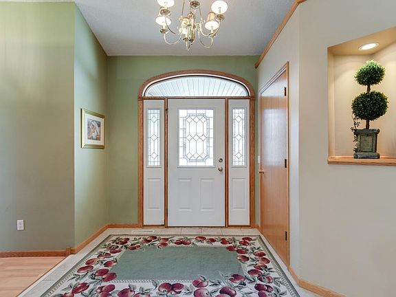 2nd image of 4765 Brooke Ct