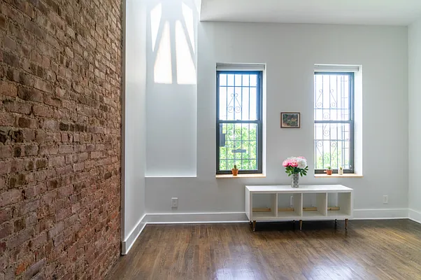 Rented by Compass | media 13