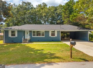 312 Hilltop Ln, Toccoa, GA 30577