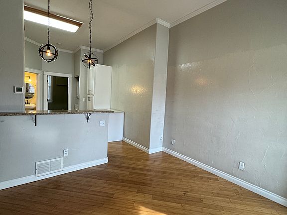 3rd image of 1107 W 13th Ave
