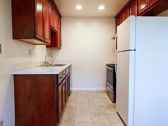 3rd image of 3681 Peacock Ct #2