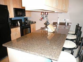 5th image of 1720 Oak Ave #506