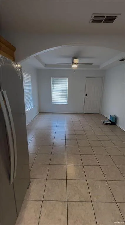 2 bed, 2.0 bath, 3780 sqft, $825 — Photo 3