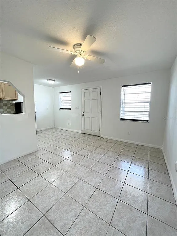 1 bed, 1.0 bath, 500 sqft, $900 — Photo 3