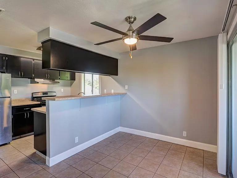 Sandpointe Apartments — Photo 13