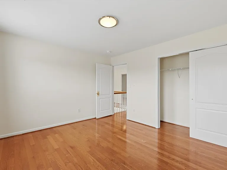 20242 Hidden Creek Ct — Photo 29