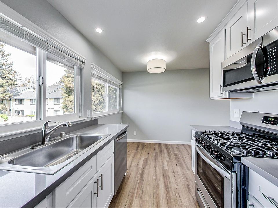 1st image of 300 Franciscan Ct Unit 19