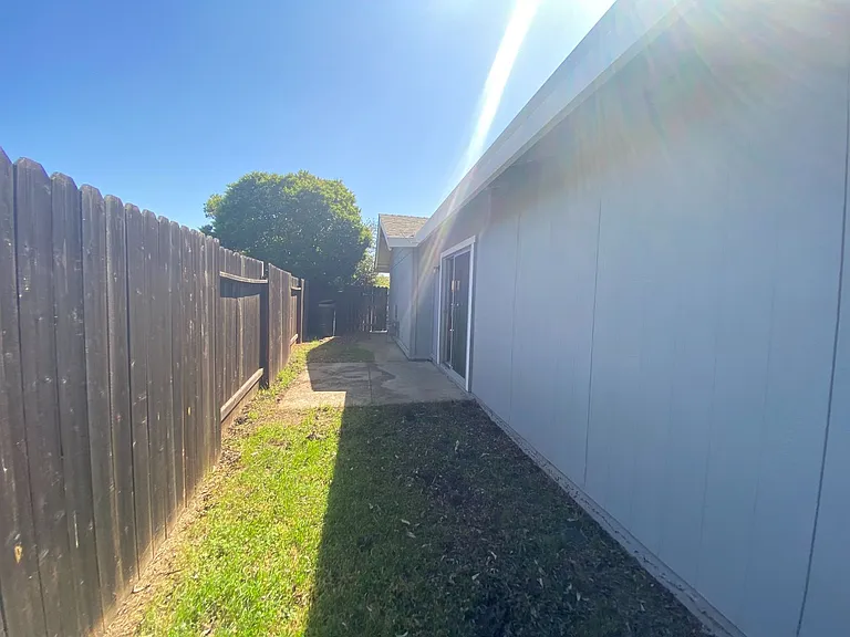 8969 El Oro Plaza Dr — Photo 10