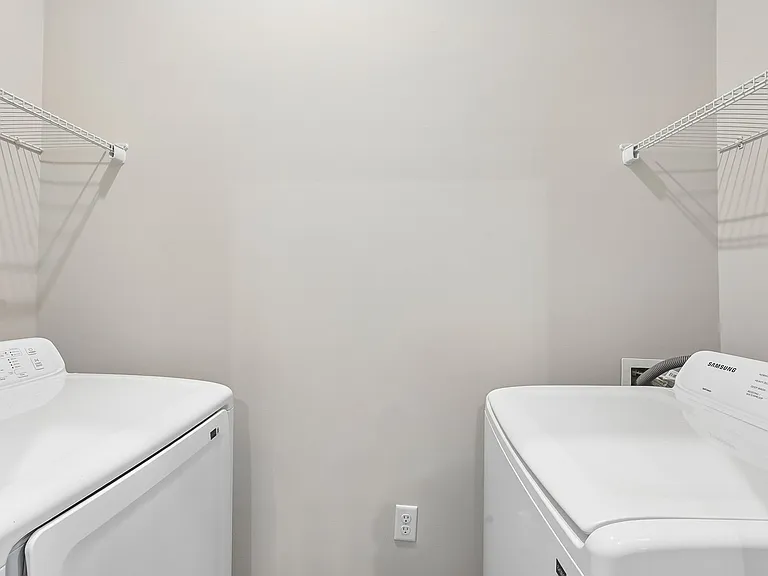 Flats at Sugar Run — Photo 18