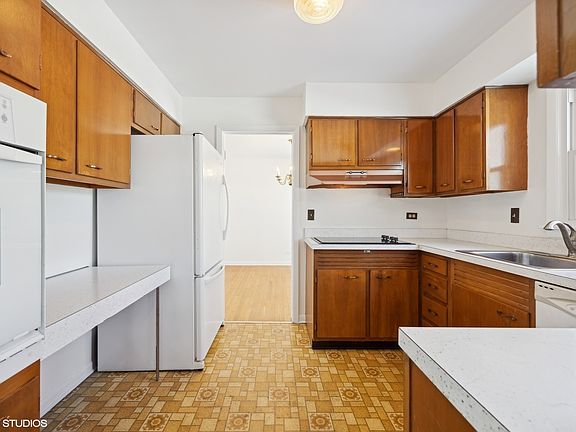 5th image of 1116 E Dogwood Ln