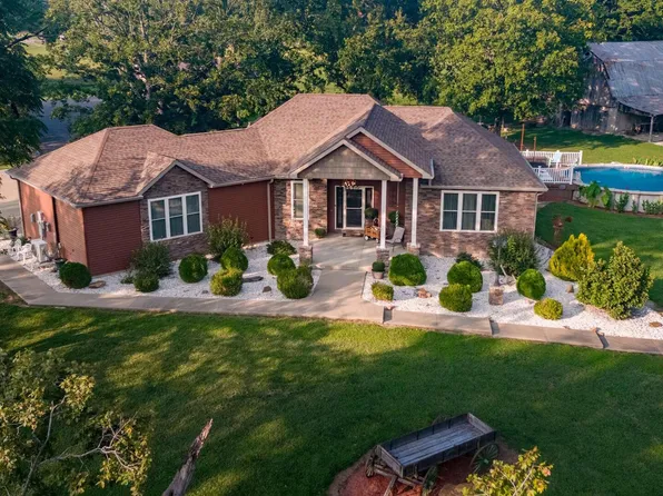 3831 Homestead Rd, Marion, IL 62959