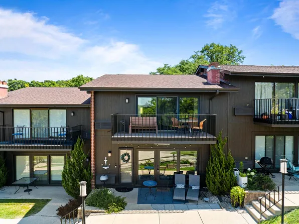 37 Lausanne COURT #37-06, Lake Geneva, WI 53147