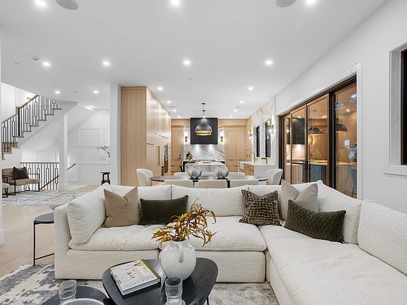 3rd image of 21606 124th Ave