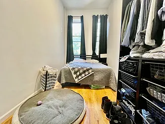 Rented by R New York