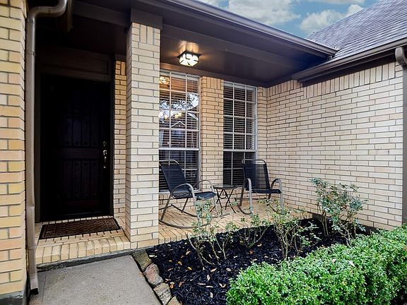 4th image of 2114 Highland Bay Ct