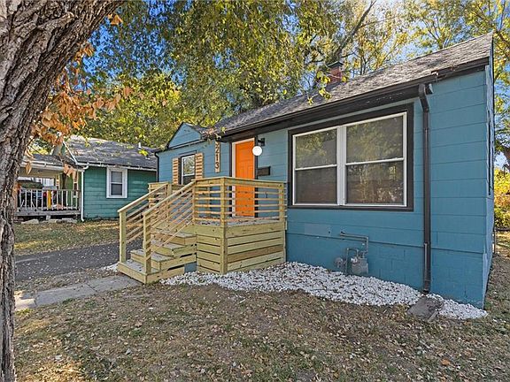 2nd image of 3213 Delavan Ave