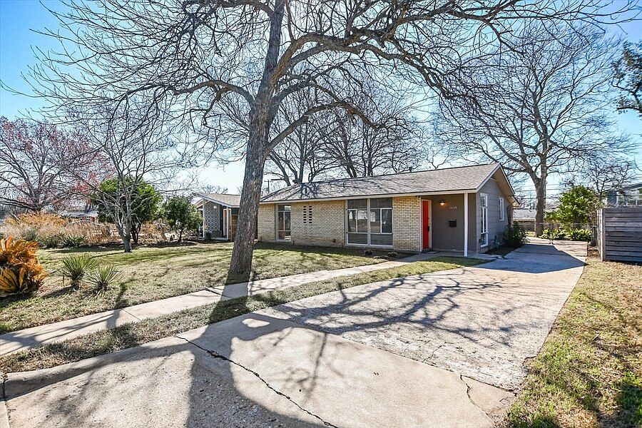 1st image of 1419 Corona Dr