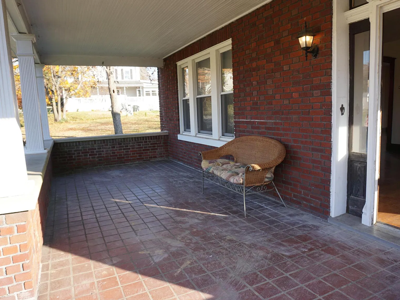 4 bed, 2.5 bath, 2400 sqft, $3,200 — Photo 4