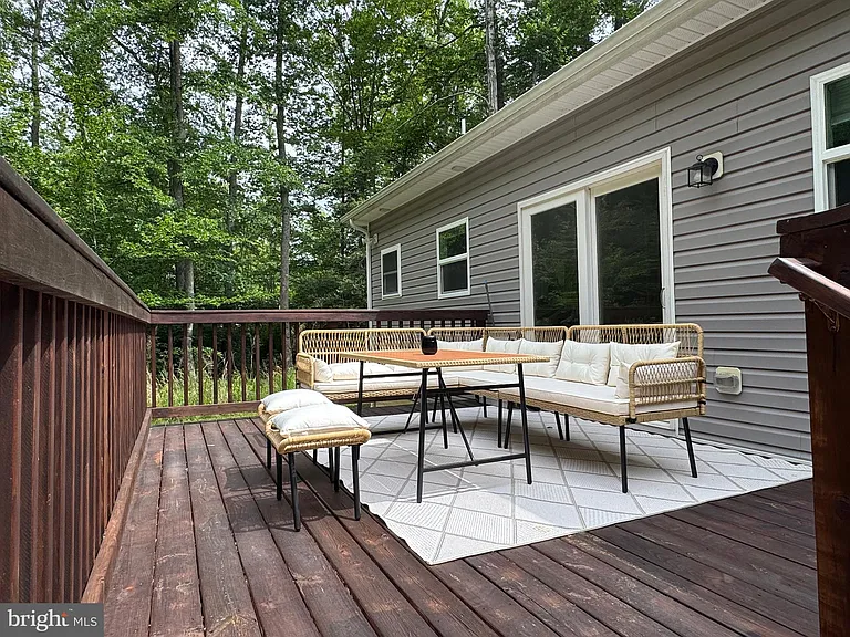 903 Albrough Blvd — Photo 33