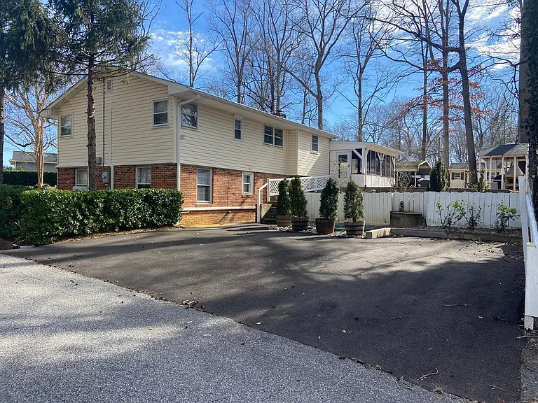 3300 Decker Pl — Photo 5