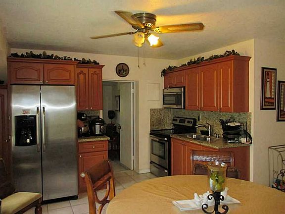 5th image of 15478 Garfield Dr
