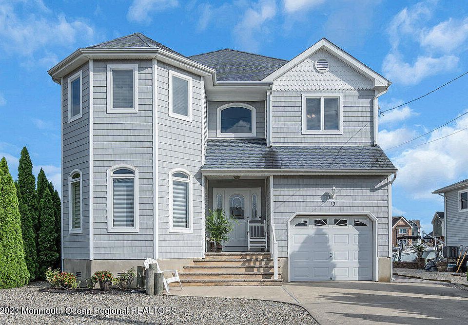1st image of 13 Cayman Avenue