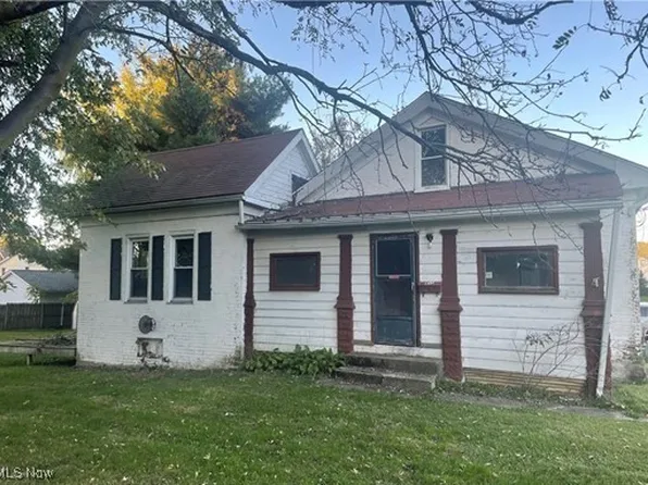 813 E Gorgas St, Louisville, OH 44641