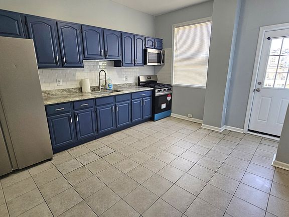 Eat In Kitchen