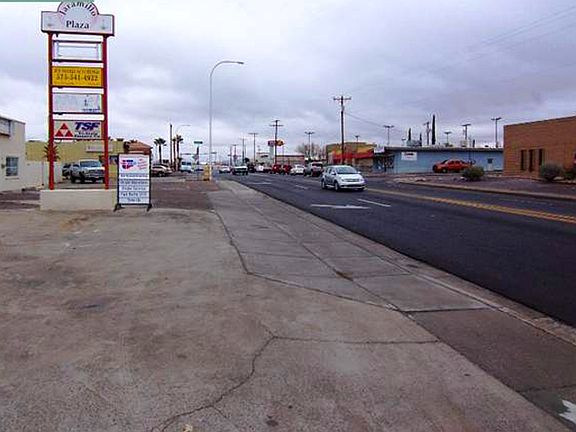 3rd image of 600 S Solano Dr