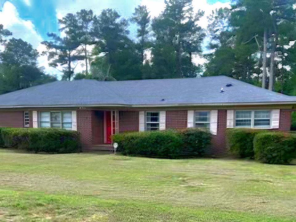1st image of 213 Maner Dr